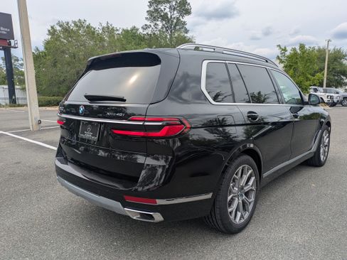 Used 2025 BMW X7 xDrive40i AWD/4WD image 4