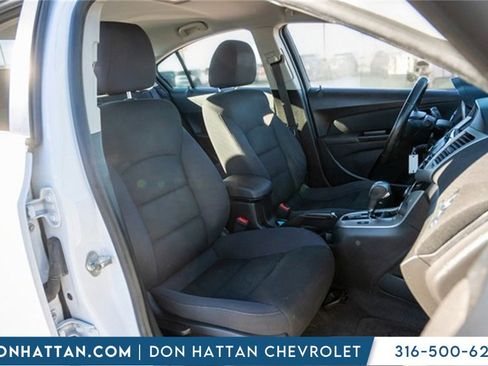 Used 2014 Chevrolet Cruze LT image 23
