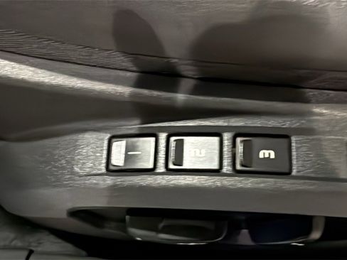 Used 2011 Volvo C30 T5 w/ Preferred Pkg image 18