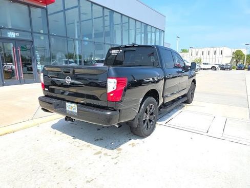 Used 2023 Nissan Titan SV w/ SV Convenience Package image 4