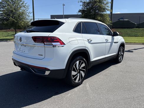 Used 2020 Volkswagen Atlas Cross Sport SE w/ Towing Package AWD/4WD image 9