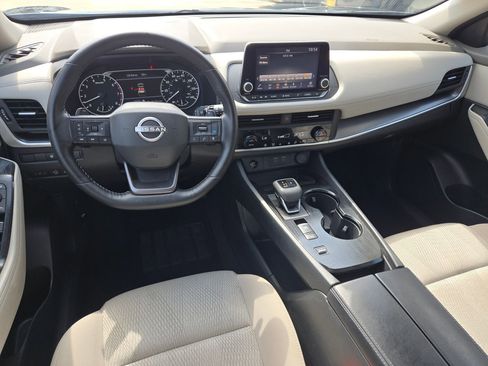 Certified 2025 Nissan Rogue SV FWD image 14