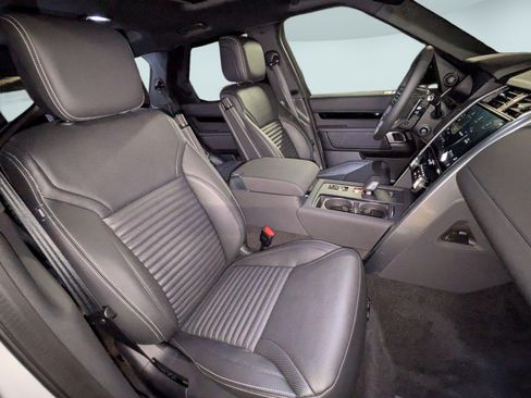 New 2026 Land Rover Discovery S AWD/4WD image 30