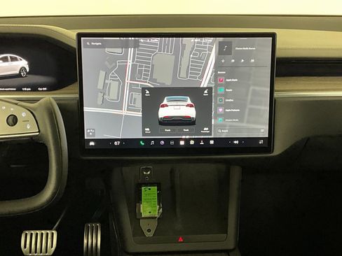 Used 2022 Tesla Model X image 12