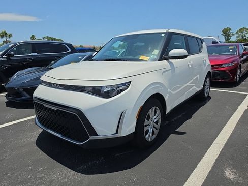 Certified 2024 Kia Soul LX FWD image 5