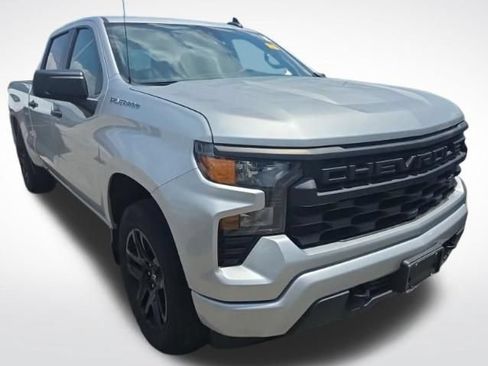 Used 2022 Chevrolet Silverado 1500 Custom AWD/4WD image 2