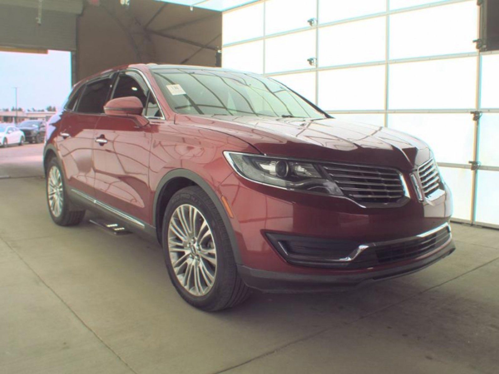 Used 2018 Lincoln MKX Reserve w/ Lincoln MKX Climate Package AWD/4WD image 3