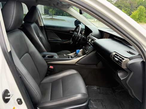 Used 2016 Lexus IS 200t RWD image 37