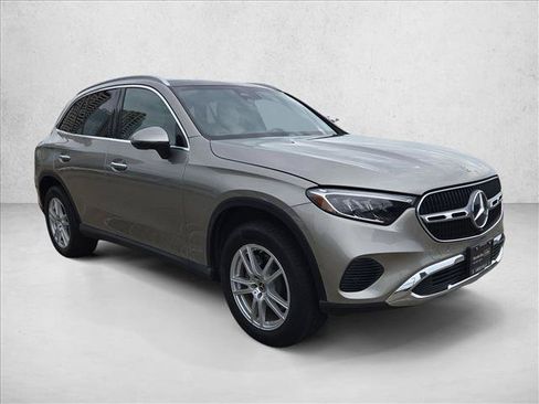 Used 2023 Mercedes-Benz GLC 300 image 3