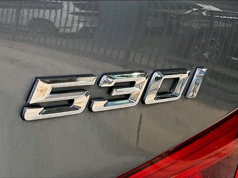 Used 2019 BMW 530i image 9