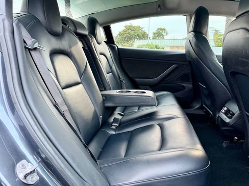 Used 2018 Tesla Model 3 Long Range RWD image 18