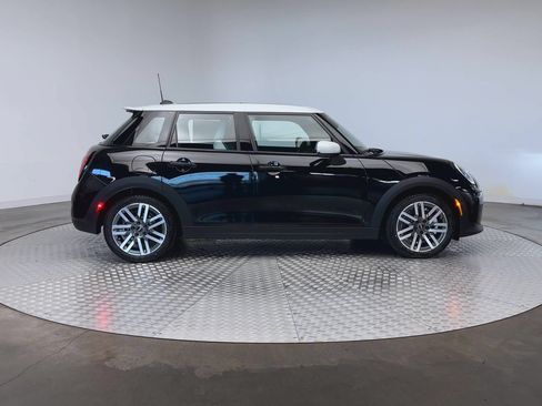 Used 2027 MINI Cooper S FWD image 9