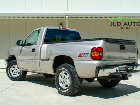 Used 2004 Chevrolet Silverado 1500 4x4 Regular Cab w/ Light Duty Power Package image 4