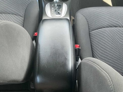 Used 2017 Dodge Journey SE FWD image 16