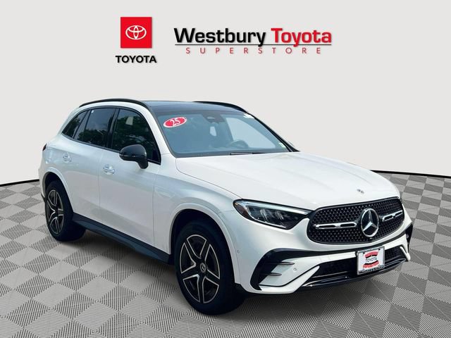 Used 2025 Mercedes-Benz GLC 300 4MATIC image 1