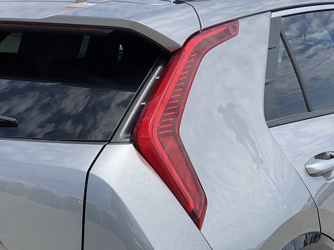 New 2026 Kia Niro Wind FWD image 4