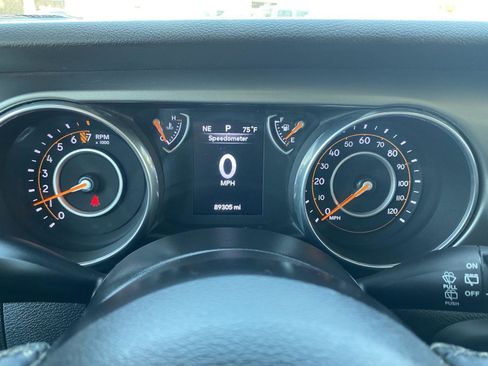 Used 2018 Jeep Wrangler Unlimited Sport S AWD/4WD image 22