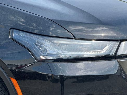 Used 2023 Chevrolet Traverse RS AWD/4WD image 9