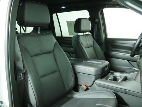 Used 2023 Chevrolet Suburban RST w/ Sport Performance Package AWD/4WD image 13