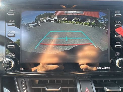 Used 2021 Toyota C-HR LE FWD image 28