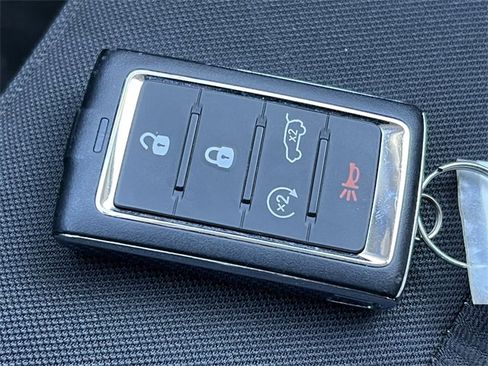 Used 2023 Jeep Grand Cherokee Laredo w/ Luxury Tech Group I image 30