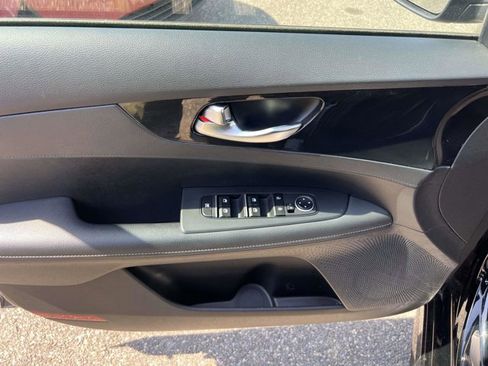 Used 2023 Kia Forte GT-Line w/ GT-Line Technology Package image 16