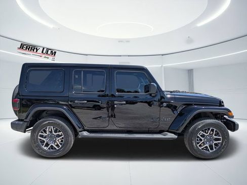 New 2026 Jeep Wrangler Unlimited Sahara AWD/4WD image 2