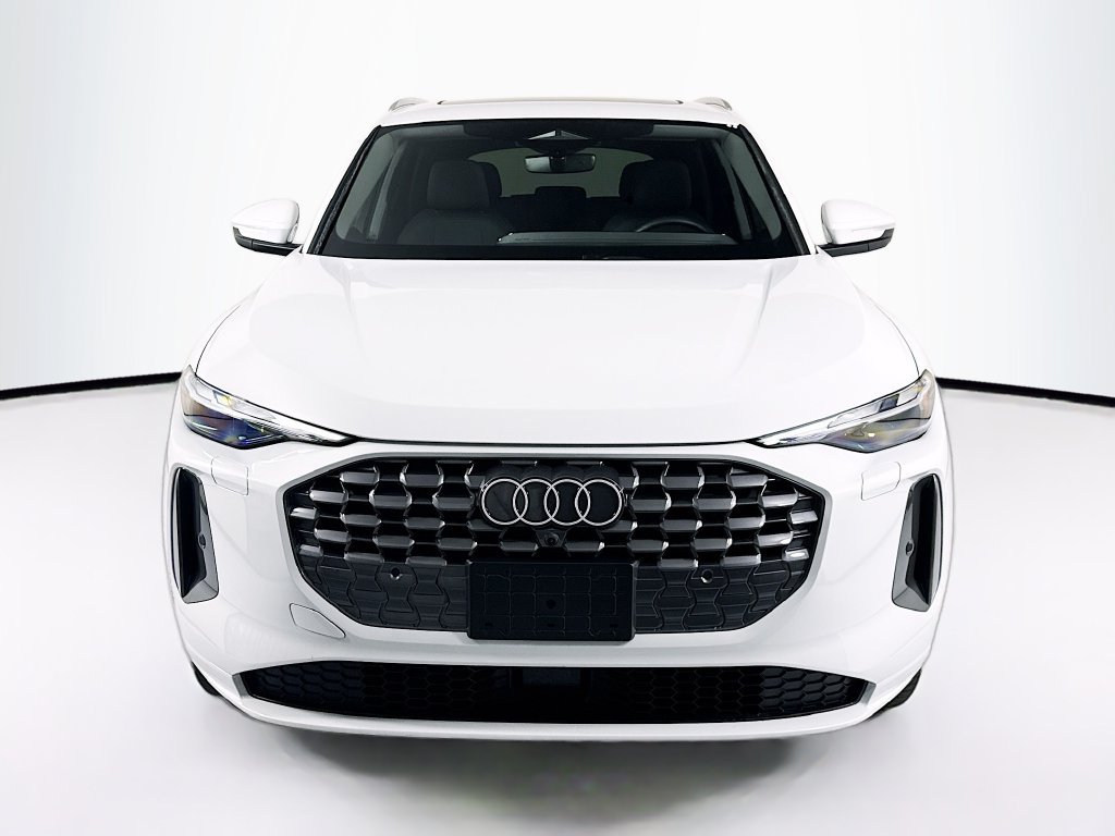 Certified 2025 Audi Q5 Premium w/ Convenience Package AWD/4WD image 2