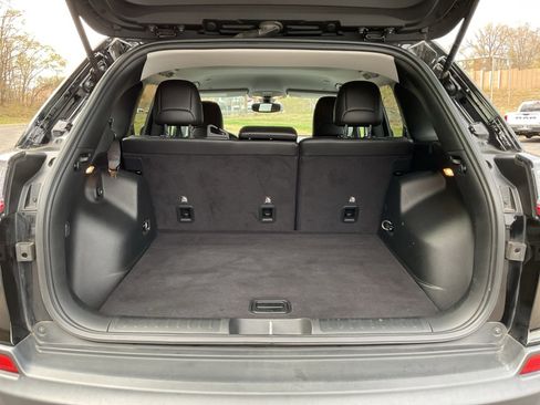 Used 2020 Jeep Cherokee Trailhawk w/ Cold Weather Group image 33