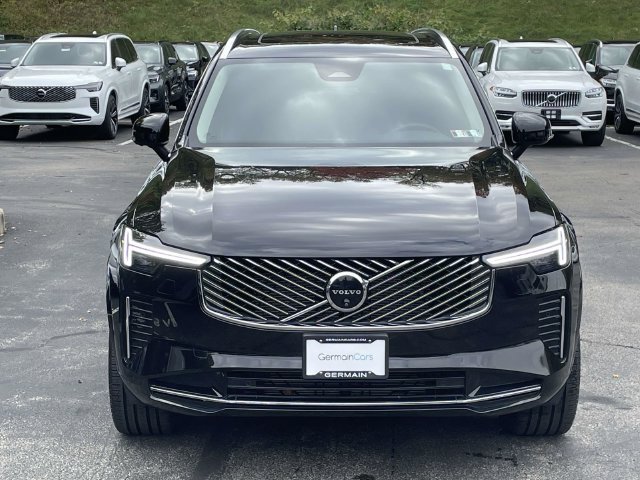 Certified 2025 Volvo XC90 B5 Plus AWD/4WD image 2