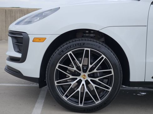 Certified 2026 Porsche Macan image 13