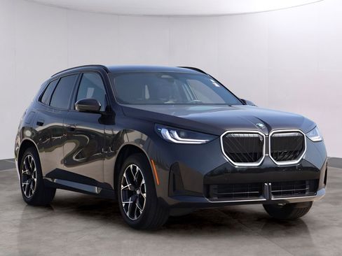 Used 2025 BMW X3 xDrive30i AWD/4WD image 3