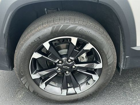 Used 2025 Chevrolet Equinox RS w/ Safety and Technology Package FWD image 9