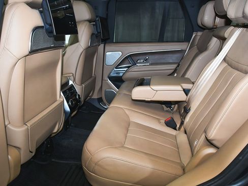 Used 2024 Land Rover Range Rover Autobiography image 61