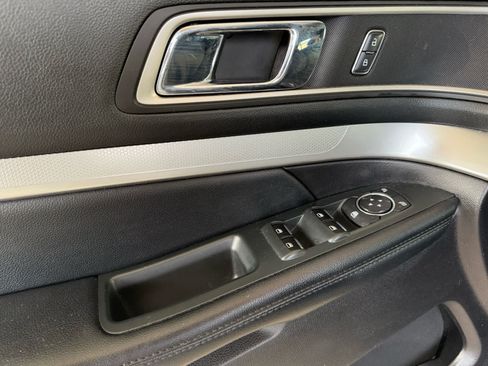 Certified 2017 Ford Explorer XLT AWD/4WD image 14
