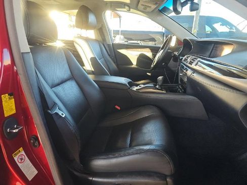 Used 2014 Lexus LS 460 w/ Comfort Package image 12
