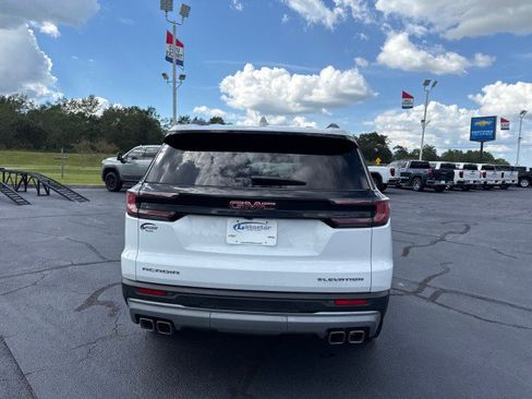 Used 2026 GMC Acadia Elevation w/ Elevation Premium Package FWD image 4