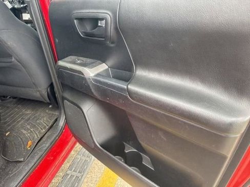 Used 2019 Toyota Tacoma SR5 image 29