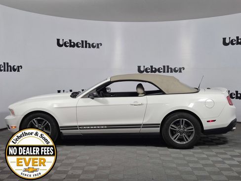 Used 2012 Ford Mustang Premium RWD image 4