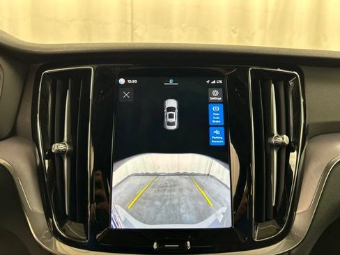 Used 2025 Volvo S60 B5 Core FWD image 12