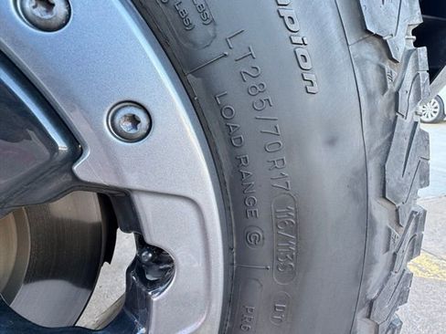 Used 2023 Ford Bronco Badlands image 42