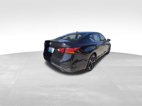 Used 2024 Nissan Altima 2.5 SR w/ SR Premium Package FWD image 6