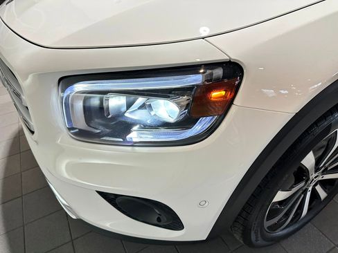 Used 2022 Mercedes-Benz GLB 250 4MATIC image 36