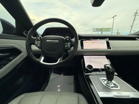 Used 2020 Land Rover Range Rover Evoque SE image 29