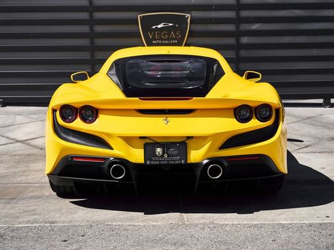 Used 2021 Ferrari F8 Tributo image 24