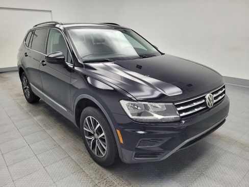 Used 2020 Volkswagen Tiguan SE w/ Panoramic Sunroof Package image 13