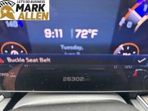 Used 2025 Chevrolet Suburban Z71 AWD/4WD image 8