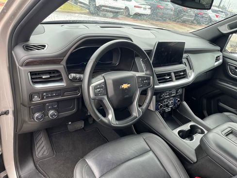 Used 2024 Chevrolet Suburban LT image 14