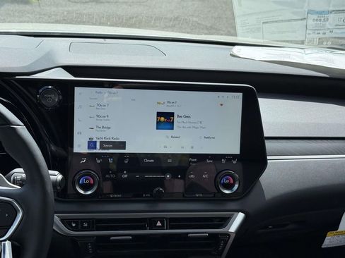 New 2026 Lexus RX 450h AWD image 10