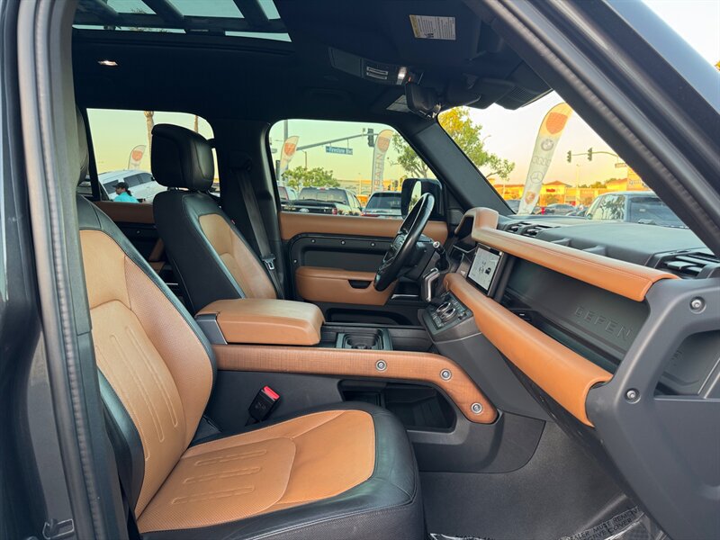 Used 2021 Land Rover Defender 110 X AWD/4WD image 45